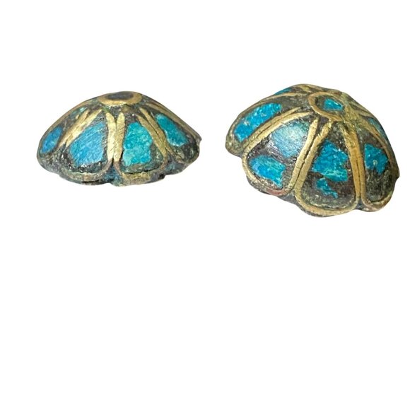 .75" x .75" Vintage Indian Clip-On Earrings Crushed Turquoise & Silver Floral De - Picture 5 of 13
